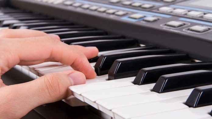 Play the Keyboard