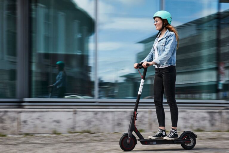 8 Reasons Why You Should Use An Electric Scooter