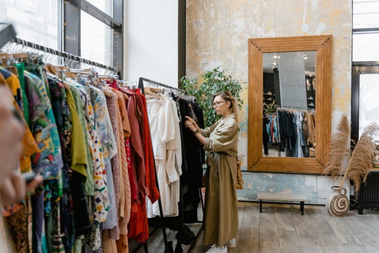 Choosing Second-Hand Clothing: 3 Prerequisites You Should Keep in Mind (2024)