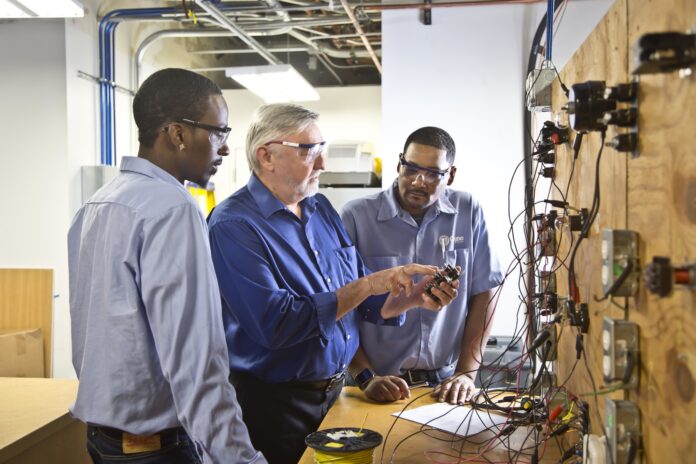 Trade Schools for Electricians h