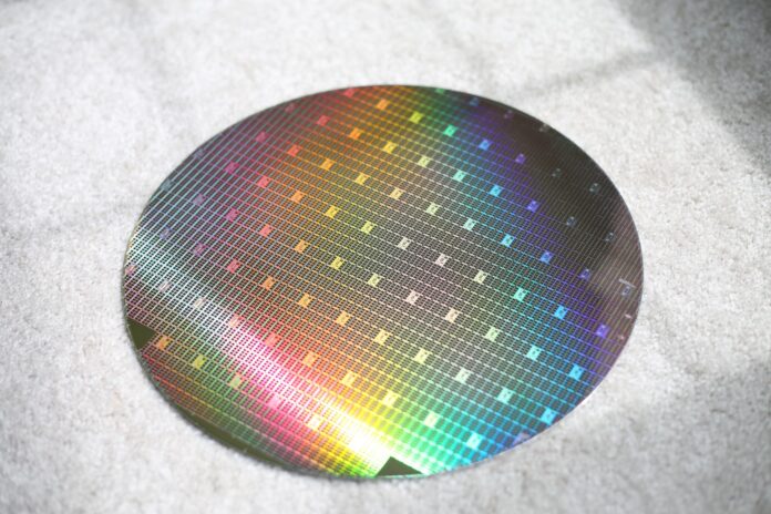 Patterned Silicon Wafers Patterned Silicon Wafers