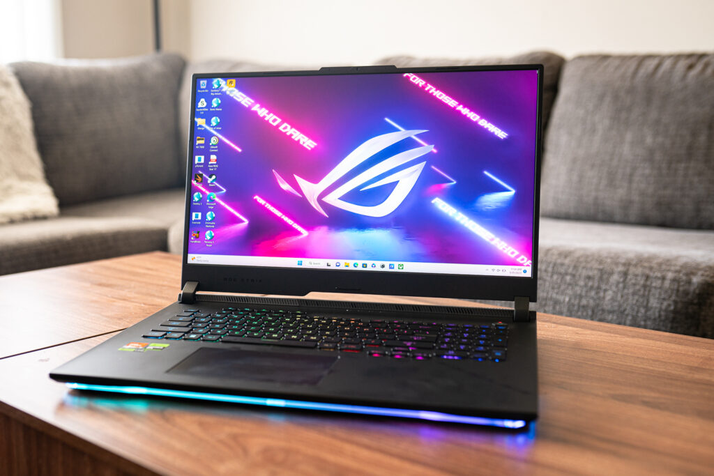 Asus ROG Strix Scar 17 (2024)