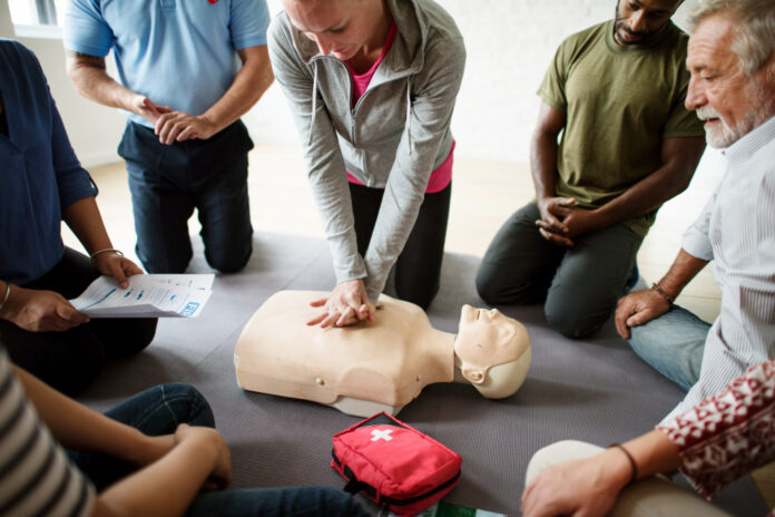 Who-needs-first-aid-training-and-why-do-a-first-aid-course