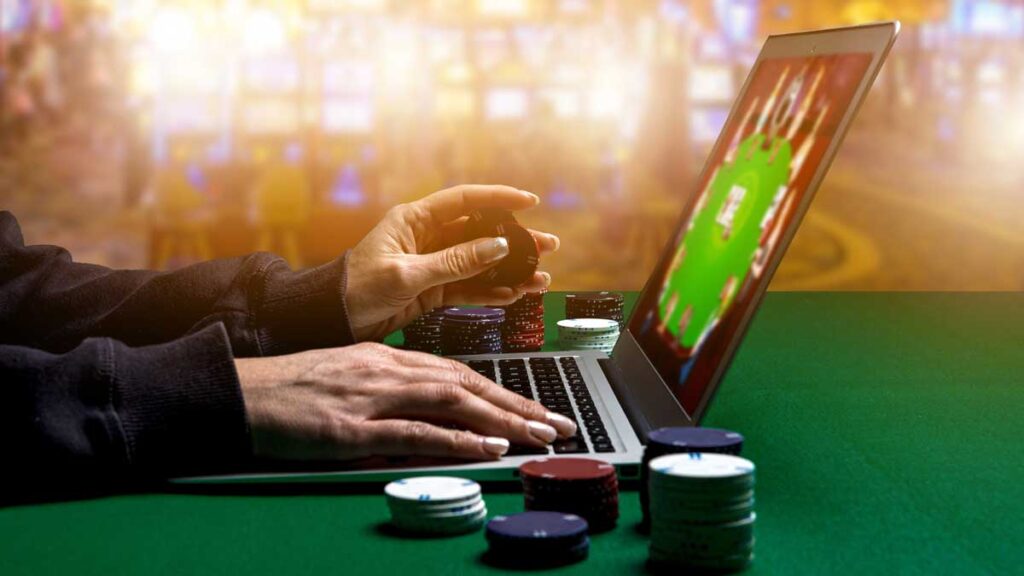 Benefits of Playing Poker Online